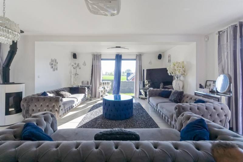 Maison RÉCENTE 2021 en TRÈS BON ÉTAT idéalement située proche du CENTRE de SAINT-ROMAIN DE COLBOSC (76430)