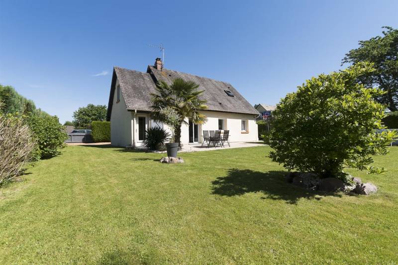 Maison volume FAMILIAL offrant vie de PLAIN-PIED située au CALME proche SAINT-ROMAIN DE COLBOSC (76430)