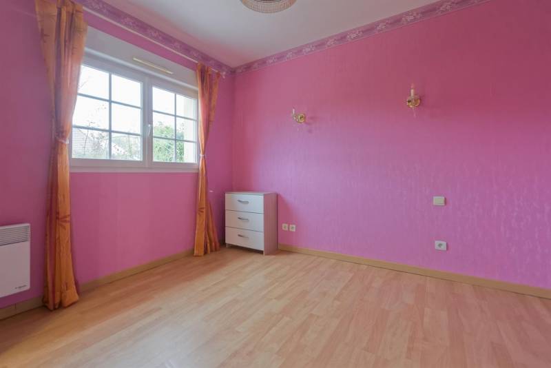SOUS-COMPROMIS ! Maison NON-MITOYENNE offrant vie de PLAIN-PIED située à 5min de SAINT-ROMAIN DE COLBOSC (76430)