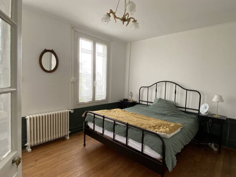 MAISON NON MITOYENNE + de 140m² hab. située au Cœur de SANVIC