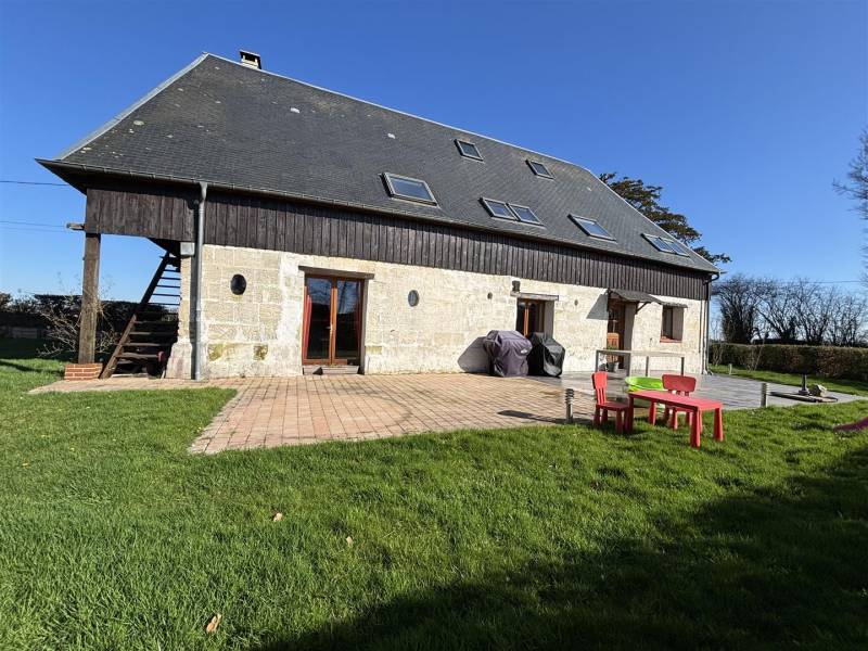 GRANDE Maison de CHARME offrant vie de PLAIN-PIED située AU CALME proche ANGERVILLE L'ORCHER (76280)