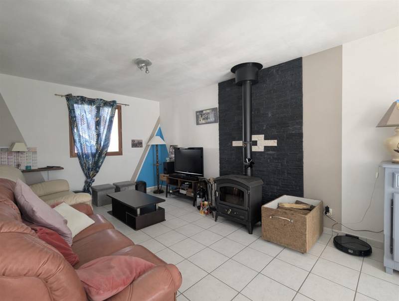 En EXCLUSIVITÉ, Maison NON-MITOYENNE offrant vie de PLAIN-PIED située dans le canton de SAINT-ROMAIN DE COLBOSC (76430)