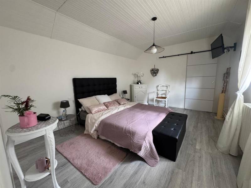 En EXCLUSIVITÉ, Maison volume FAMILIAL entièrement RÉNOVÉE située à 5min de LA PLAGE de DIEPPE (76370)