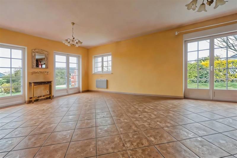 SOUS-COMPROMIS ! Maison NON-MITOYENNE offrant vie de PLAIN-PIED située à 5min de SAINT-ROMAIN DE COLBOSC (76430)