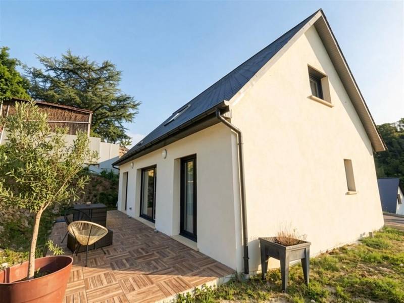SOUS-COMPROMIS ! En EXCLUSIVITÉ, Maison RÉCENTE 2021 offrant vie de PLAIN-PIED située à proximité de GONFREVILLE L'ORCHER (76700)