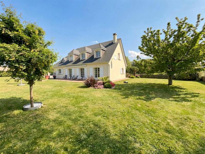 BELLE Maison 150m² en TRÈS BON ÉTAT offrant vie de PLAIN-PIED idéalement située à moins de 10min de la MER à SAINT-JOUIN BRUNEVAL (76280)